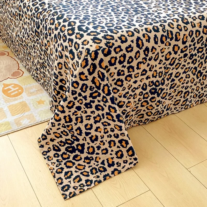 3PC Leopard Print Bed Sheet Set with Pillowcases, Wild Animal Pattern Bedding Set for Bedroom, Fashionable Home Decor thumbnail 4