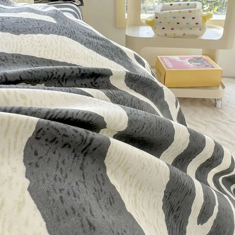 3PC Black & White Zebra Print Bed Sheet Set with Pillowcases,Wild Animal Pattern Bedding Set for Bedroom, Fashionable Home Decor thumbnail 5