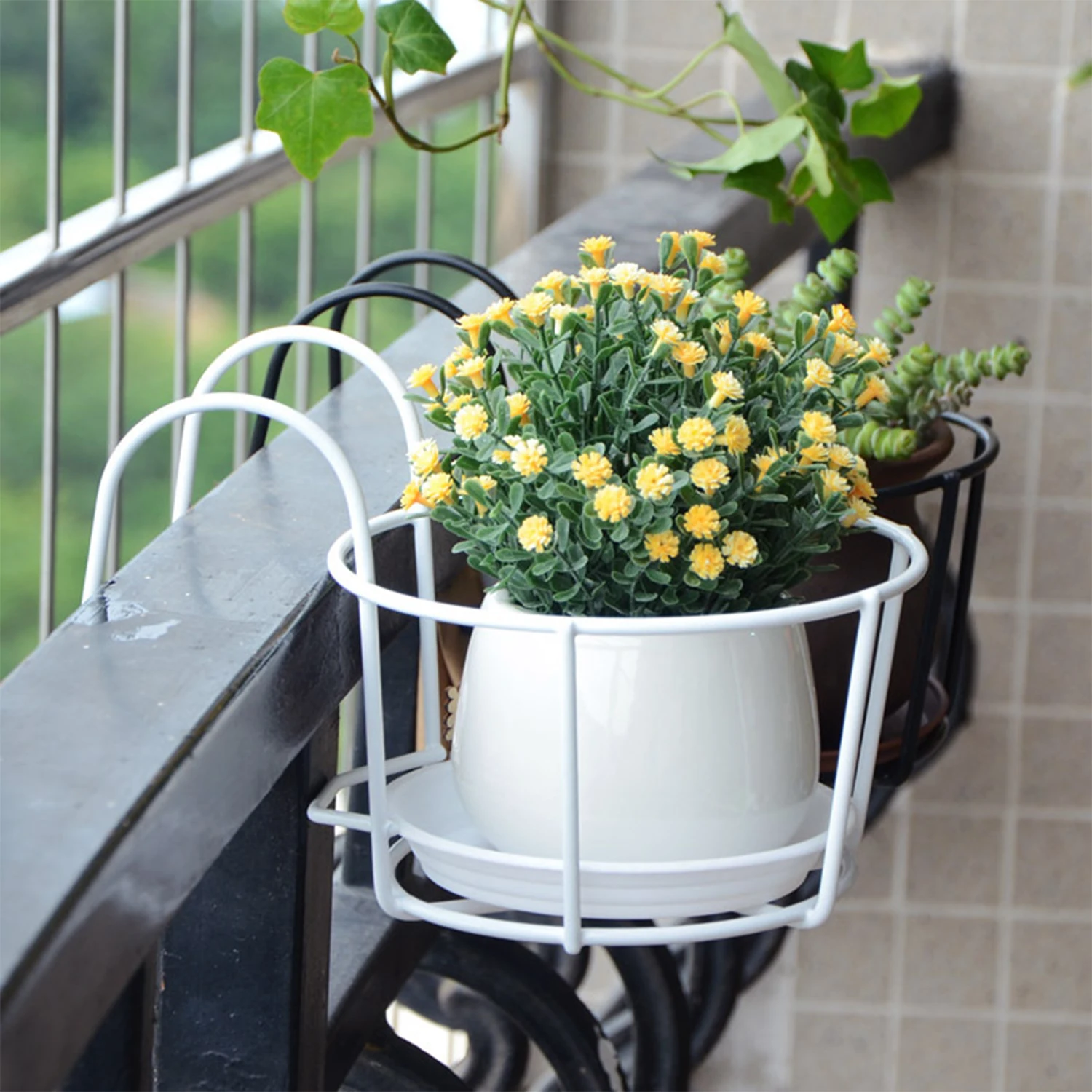 Round Iron Flower Pot Holder Balcony Railing Hanging Bonsai Planter No Drilling for Balcony Gardening Home Wall-Mounted Pot Rack thumbnail 3