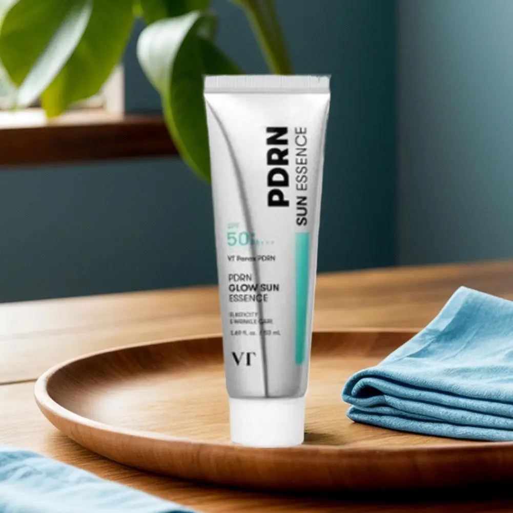 hydrating Sunscreen Essence Spf 50+ Sunscreen Spf 90+ Highly effective broad-spectrum Refreshing and non-greasy Skin Care thumbnail 6
