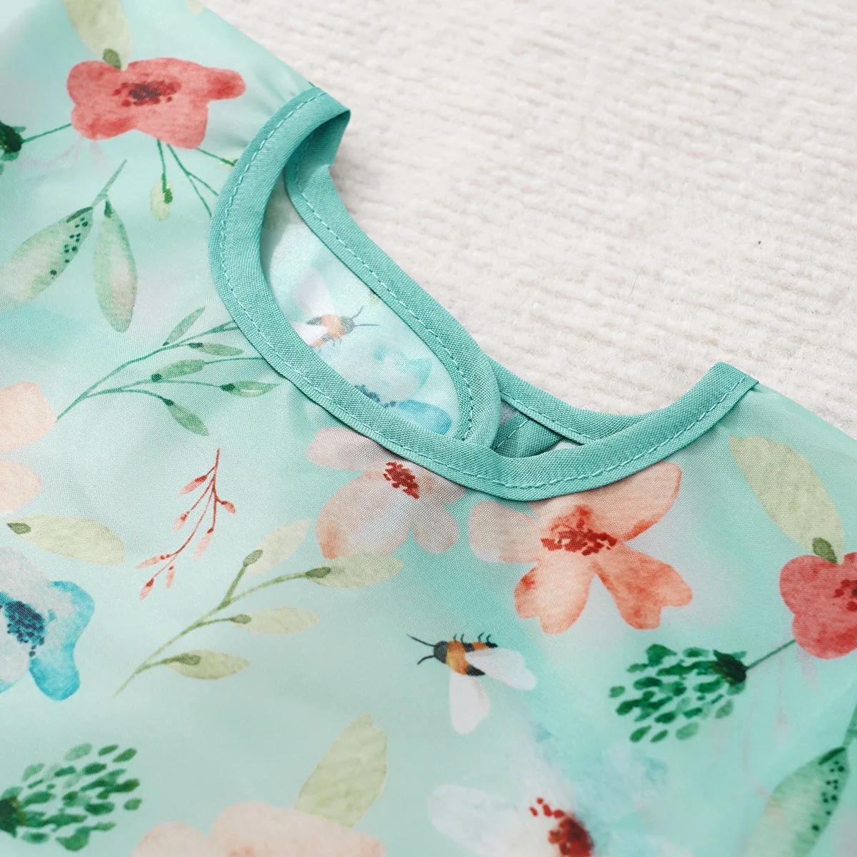 New Easy Clean Waterproof Infant Bibs Baby Long Sleeve Coverall Feeding Bib Fashion Full Body Cover thumbnail 5