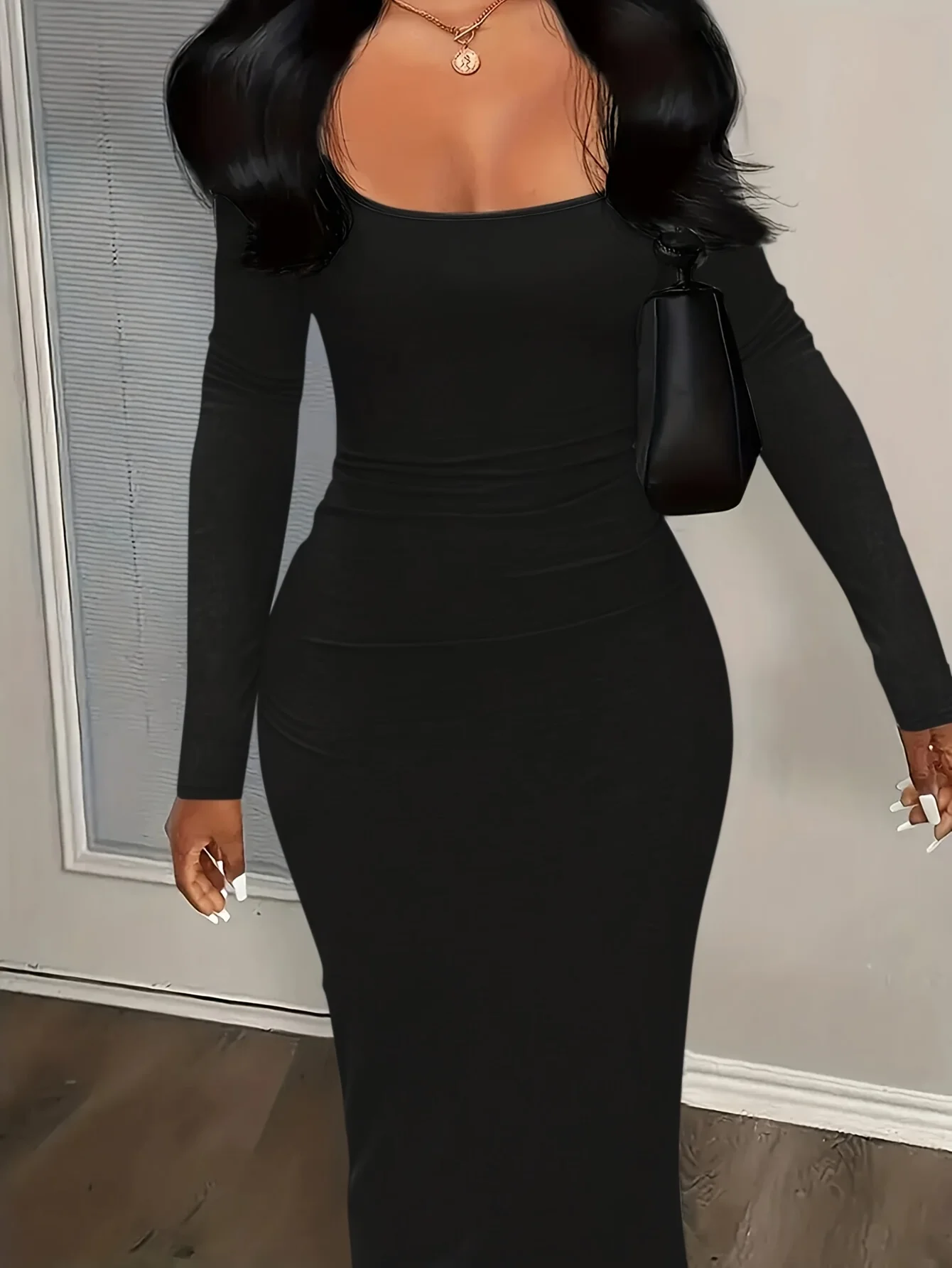 Women's Elegant Low-Cut Round Neck Long Dress