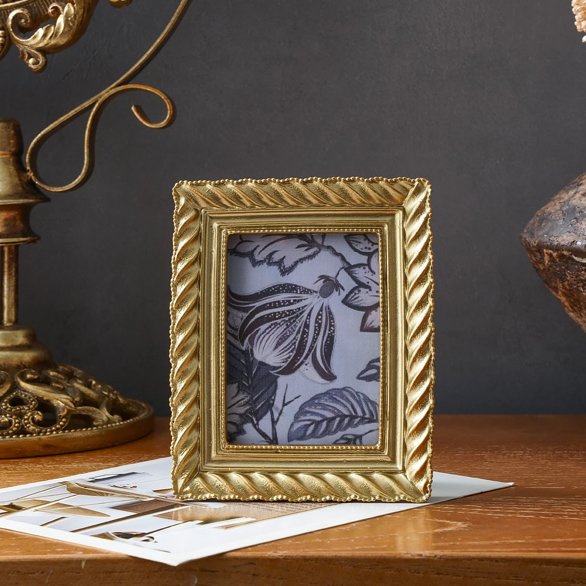1PC European retro golden oval-shaped lace photo frame, with a random inner paper, for showcasing home decoration through photos thumbnail 4