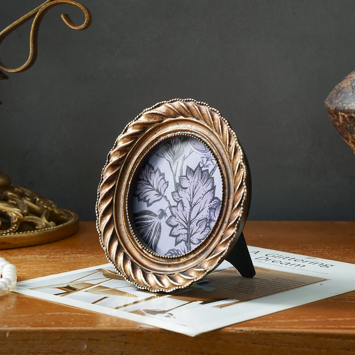 1PC European retro golden oval-shaped lace photo frame, with a random inner paper, for showcasing home decoration through photos thumbnail 5