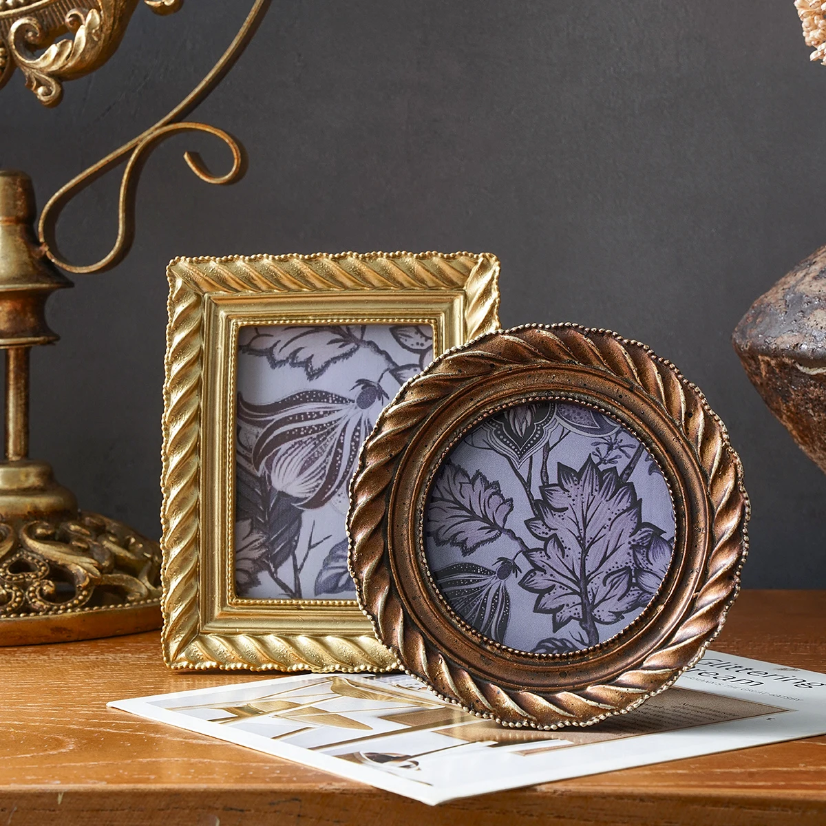1PC European retro golden oval-shaped lace photo frame, with a random inner paper, for showcasing home decoration through photos thumbnail 2