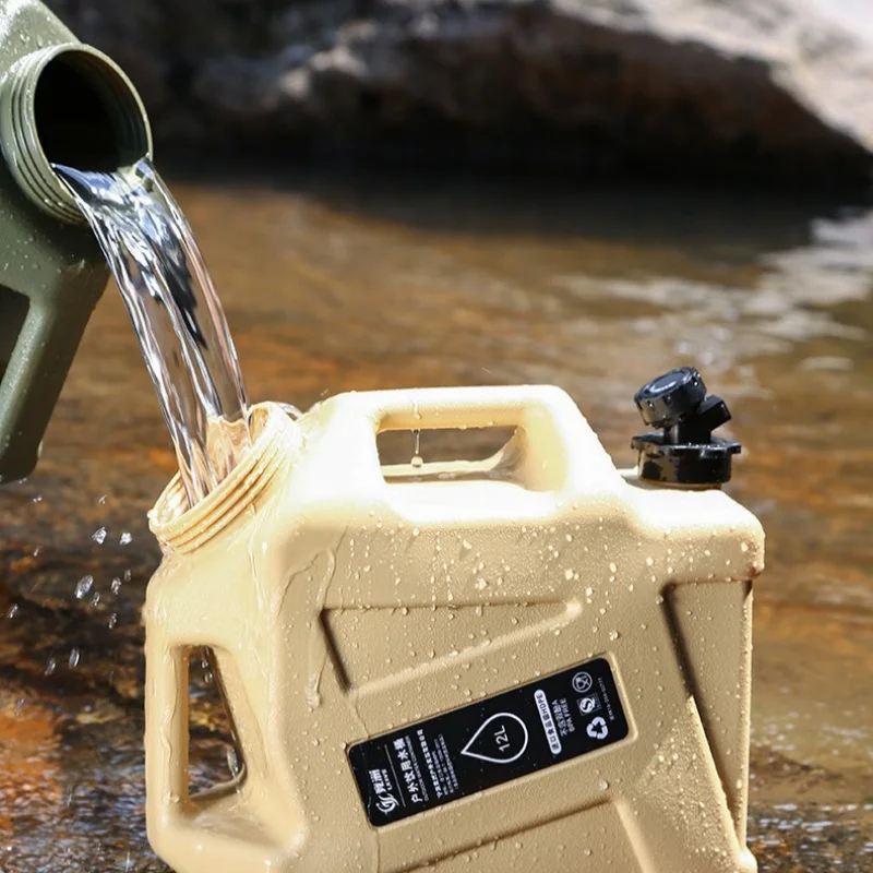 Portable outdoor water bucket, suitable for camping and traveling. Portable drinking water storage container, sturdy and durable thumbnail 4