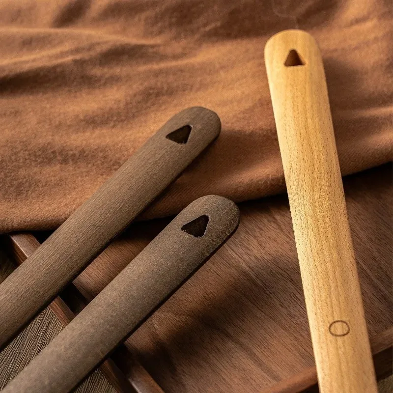 3 Colors Optional 75cm Extended Beech Wood Shoe Horn Magnetic Wall Storage Long Handle, No-Bend Home Shoe Puller for All Seasons thumbnail 2