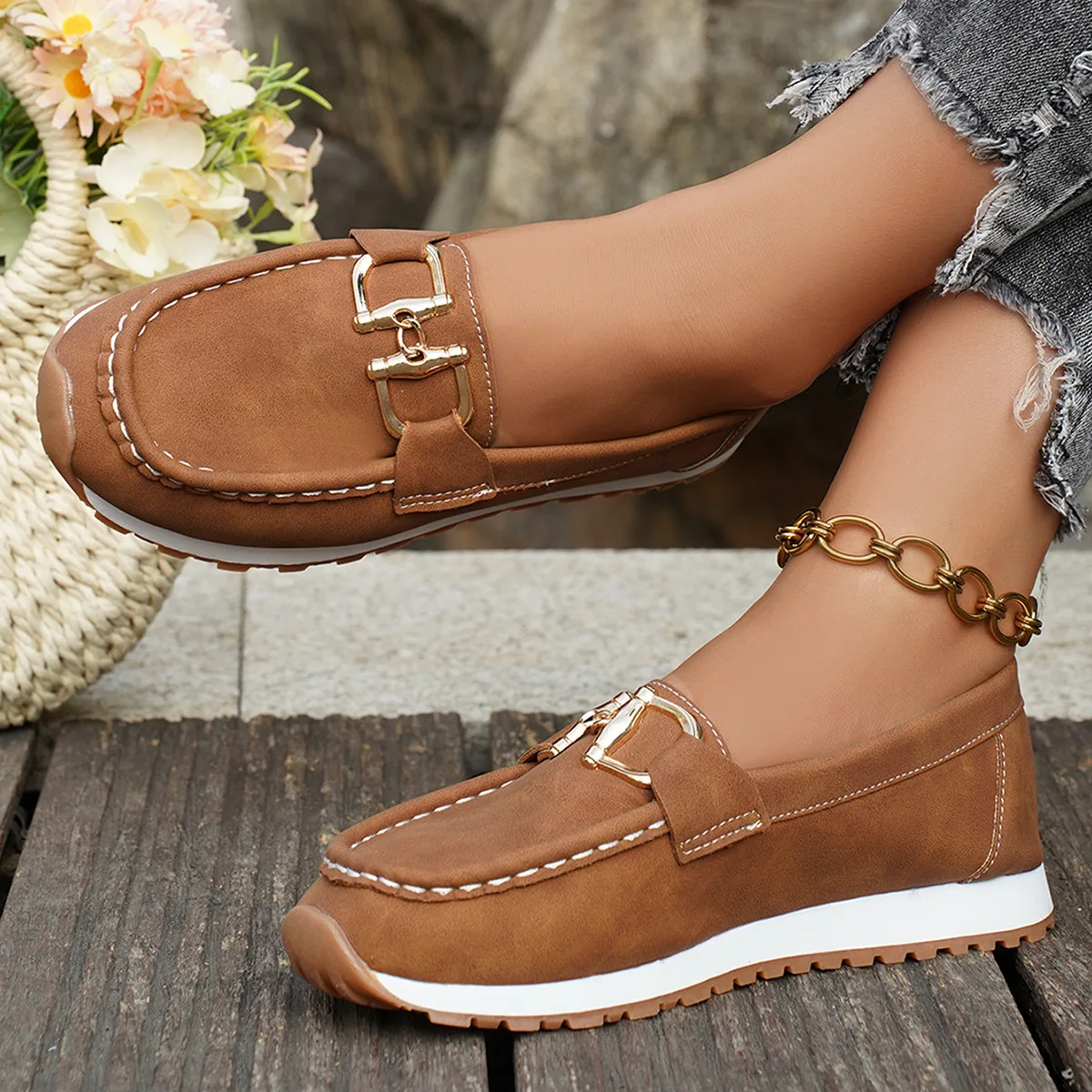 Fashionable Metal Buckle Lightweight Slip-On Shoes for Women Low Heel round Toe Rubber Bottom Breathable Casual Loafers thumbnail 4