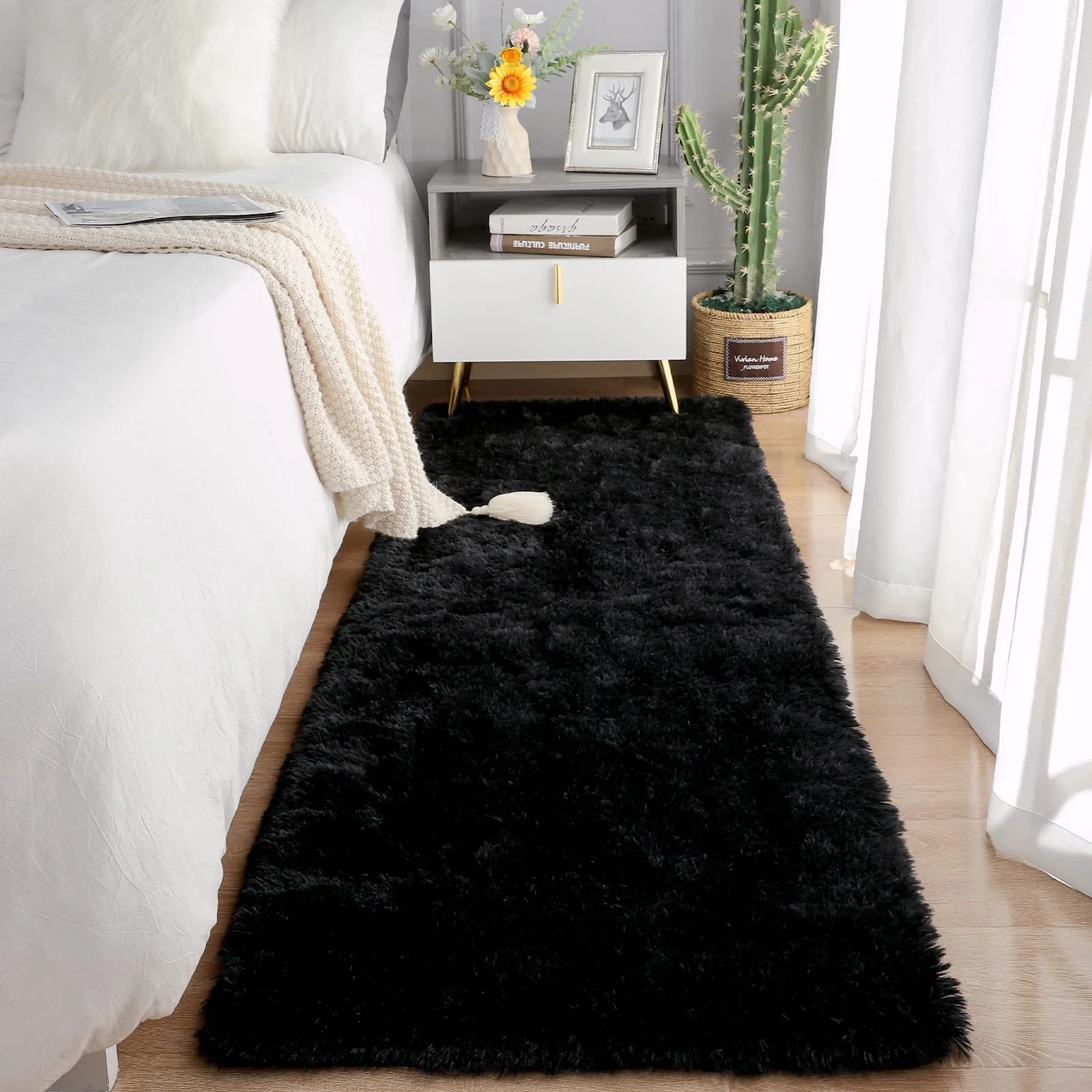 VIKAMA Simple Solid Color Carpet Soft And Slip-Resistant Bedside Rug For Bedroom, Corridor Passage Floor Mat, Home Decoration thumbnail 3