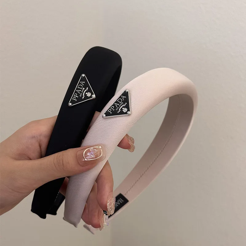 New 2026 Women's Velvet Hair Band - Retro Wide Hair Circle with Metal Logo Plate - Elegant and Stylish Daily Hair Accessory thumbnail 2