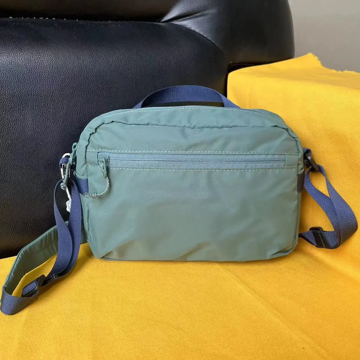 Outdoor Waterproof Cycling Sports Fitness Portable Crossbody Bag Handheld Single Shoulder Bag Leisure Travel Casual Bag thumbnail 2