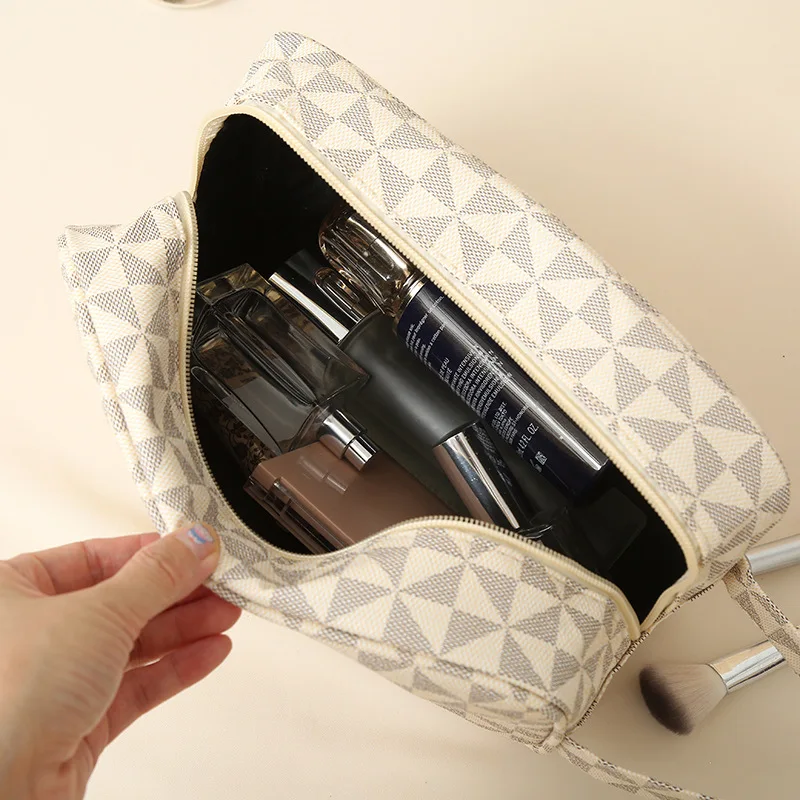 Men's Large Capacity Casual Fashion Print Handbag Portable Diamond Pattern Leather Bag Leisure Travel Handheld Tote Bag thumbnail 4