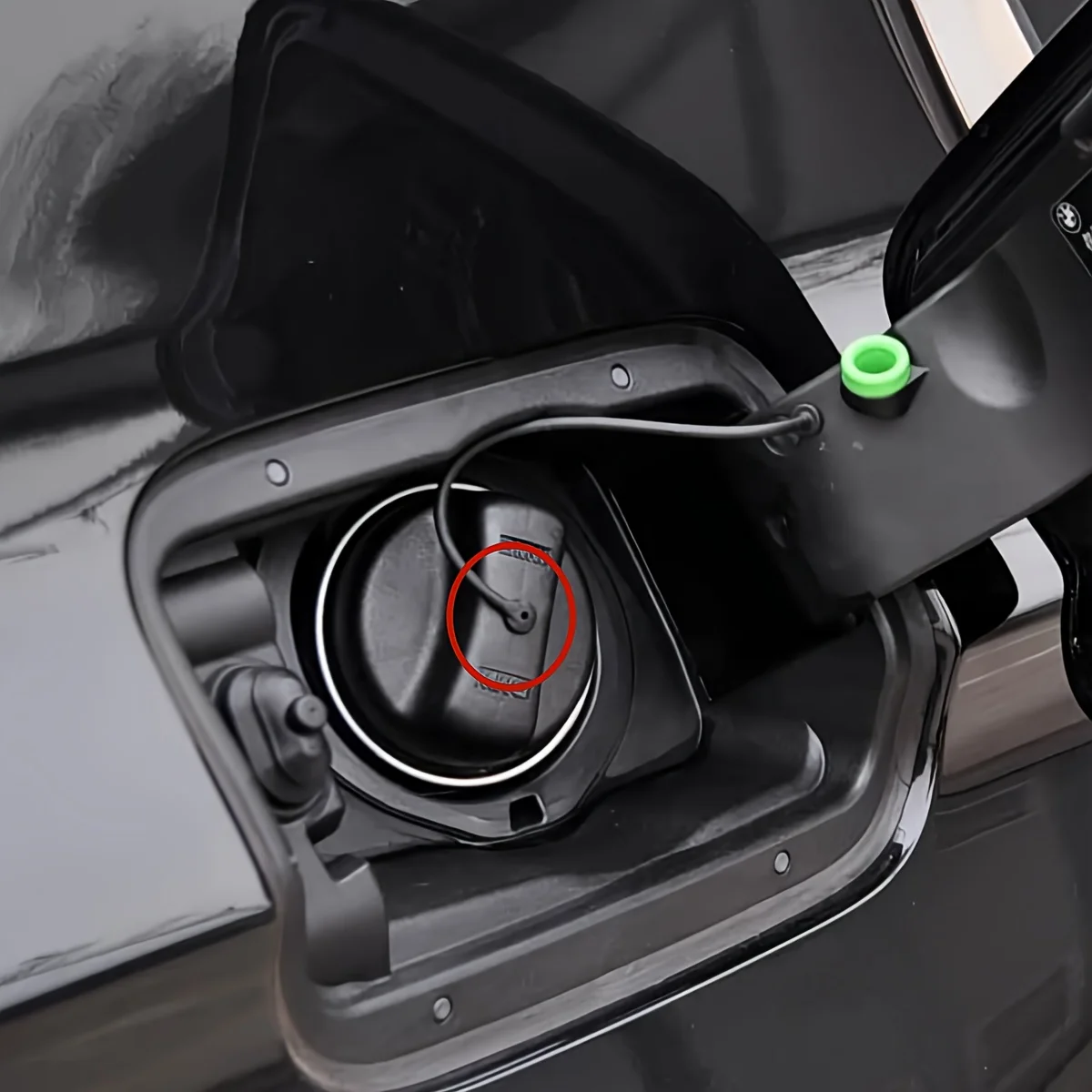 Fuel Tank Cap Anti-Lost Rope Strap For BMW F10E46 E36 E34 E60 F30 E30 G30 F20 F01 F11 F31 E81E39 E90 Replacement Car Accessories thumbnail 5