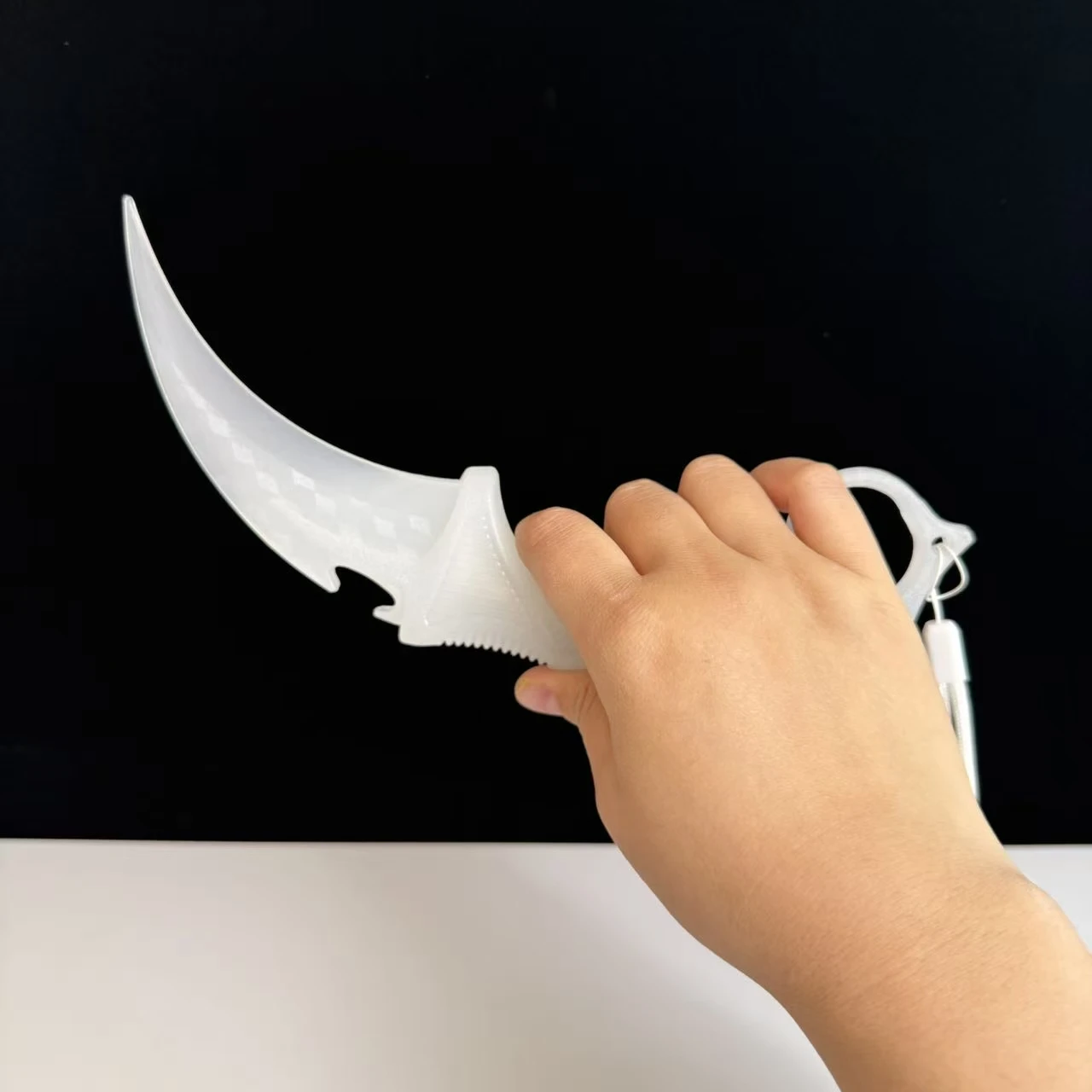 9.06inch White Plastic Karambit Luminous Claw Knife Cosplay Prop Stage Props for Martial Arts Performances Knife Safety Toys Boy thumbnail 5