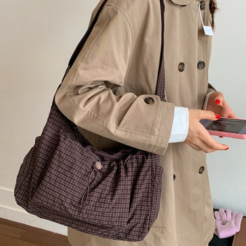 Korean Nylon Shoulder Bags Fashion Simple Plaid Zipper Tote Drawstring Pleated Cloud Bags New Commuter Crossbody Shoulder Bag thumbnail 3