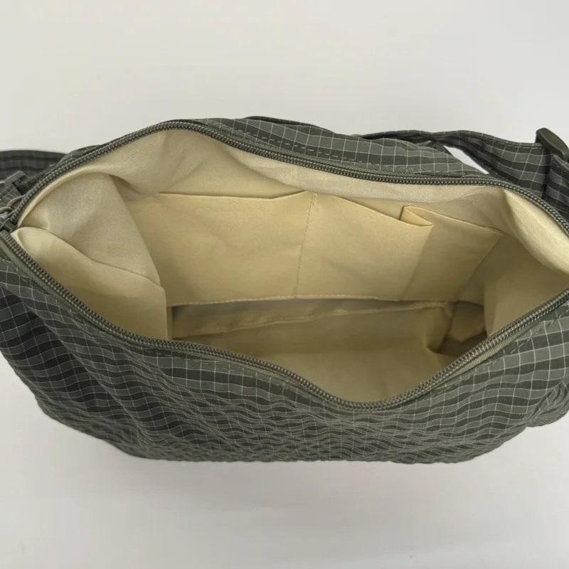 Korean Nylon Shoulder Bags Fashion Simple Plaid Zipper Tote Drawstring Pleated Cloud Bags New Commuter Crossbody Shoulder Bag thumbnail 5