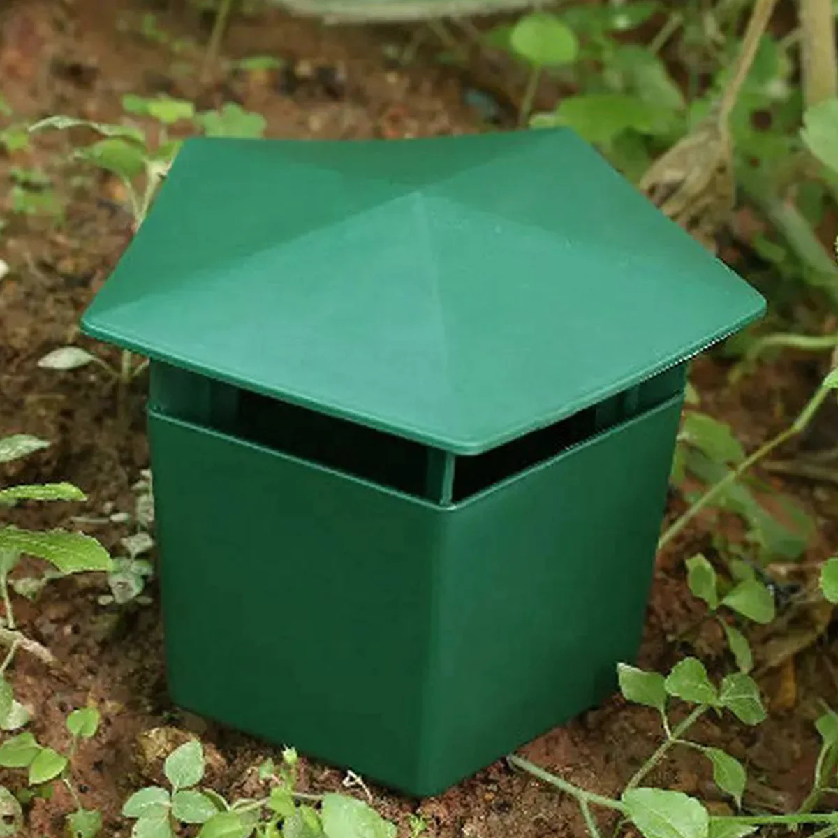 Plastic Cage Snail Trap Catcher Garden Slug Cage Reusable Pests Bait Station Tools Garden Farm Protector Tools Garden Accessorie thumbnail 3