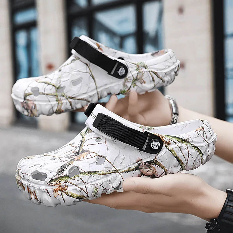 New Summer Men's Sandals New Home Garden Shoes Comfortable and Lightweight Men Slippers Non-Slip Soft Bottom Flip Flop Sandals thumbnail 2