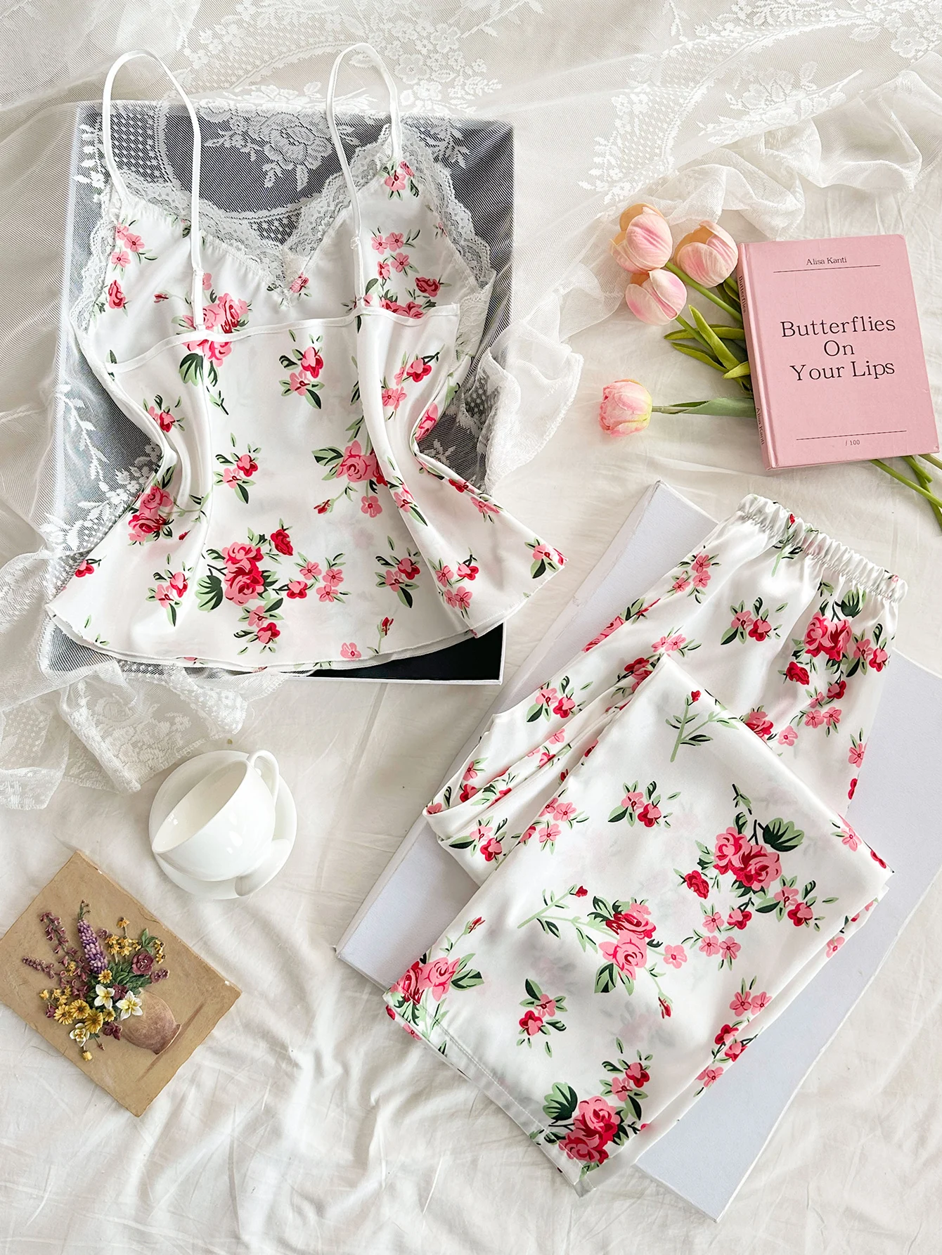 Women 2 Piece Set Elegant And Romantic Printed V Neck Lace Top And Pants Comfortable And Breathable Women's Clothing thumbnail 2