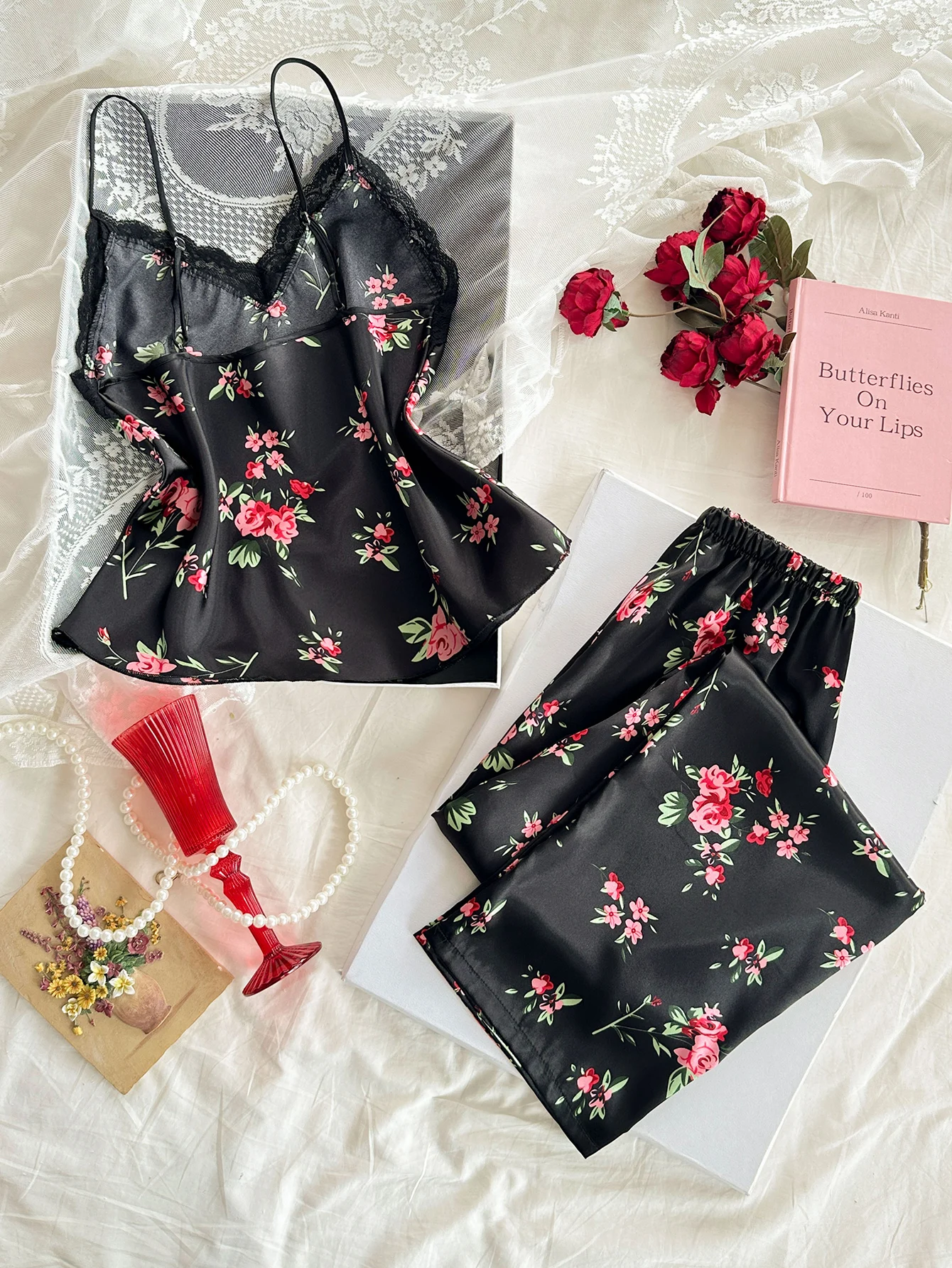 Women 2 Piece Set Elegant And Romantic Printed V Neck Lace Top And Pants Comfortable And Breathable Women's Clothing thumbnail 4
