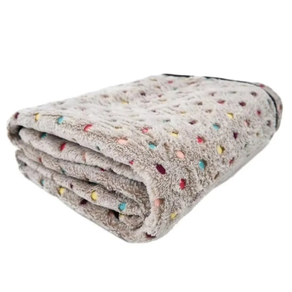 Ultra-Soft Pet Bed Blanket Cute Dot Pattern Cozy Warm Pet Pad Machine Washable Breathable Insulated Pet Blanket thumbnail 3