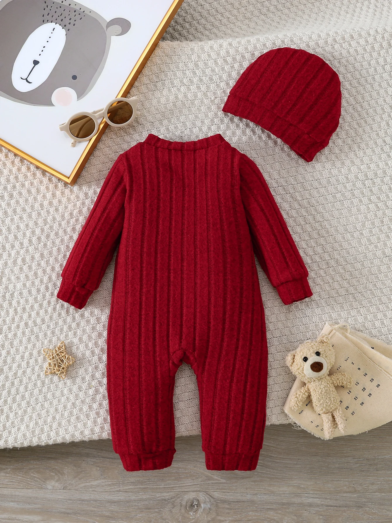 【Baby Boy】Autumn & Winter Red Onesie with Front Single-Breasted Buttons and Cute Bear Badge on Chest + Red Hat SetFeaturing a wa thumbnail 2