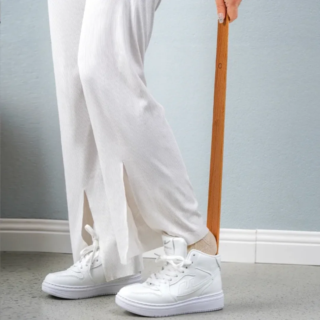 55CM wooden long handle Magnetic shoehorn long shoe spoon Horn for shoes Wear Shoe Easier Support for customized Logo Wholesale thumbnail 3