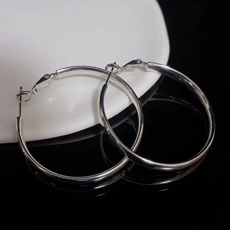 Elegant Retro Thick Round Circle Earrings for Women Simple Metal  Big Hoop Earrings Wedding Engagement Aesthetic Jewelry thumbnail 2