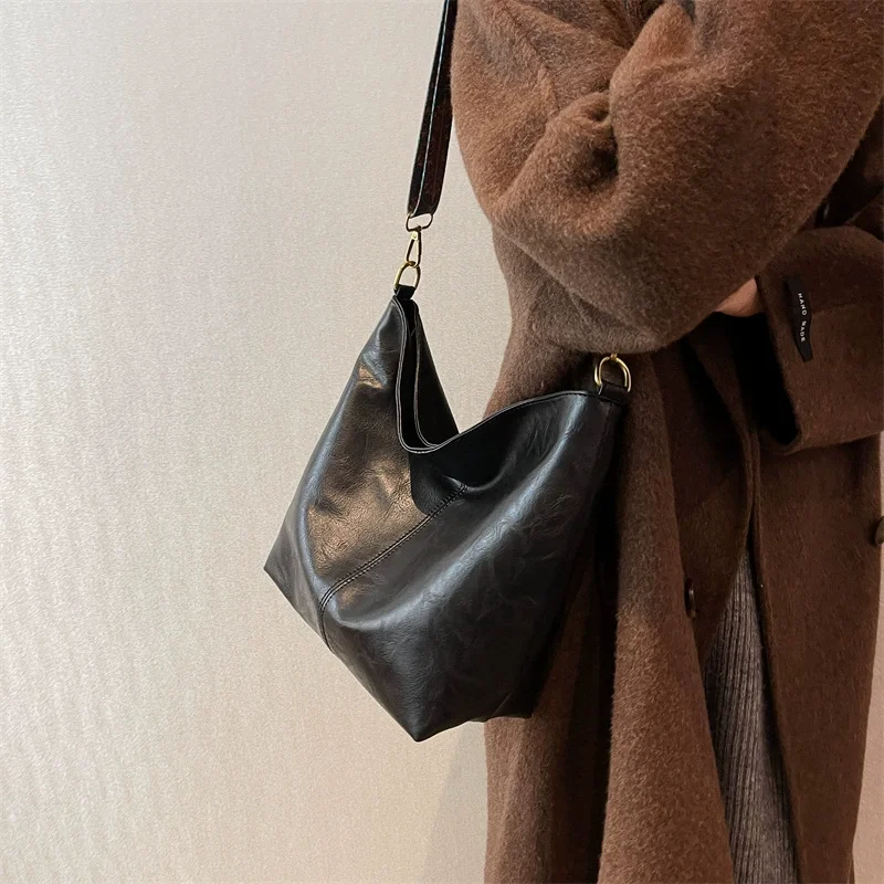 Women Vintage PU Leather Shoulder Bag Large Capacity Hobo Tote Wide Strap Casual Crossbody Purse Daily Handbag Quality thumbnail 3