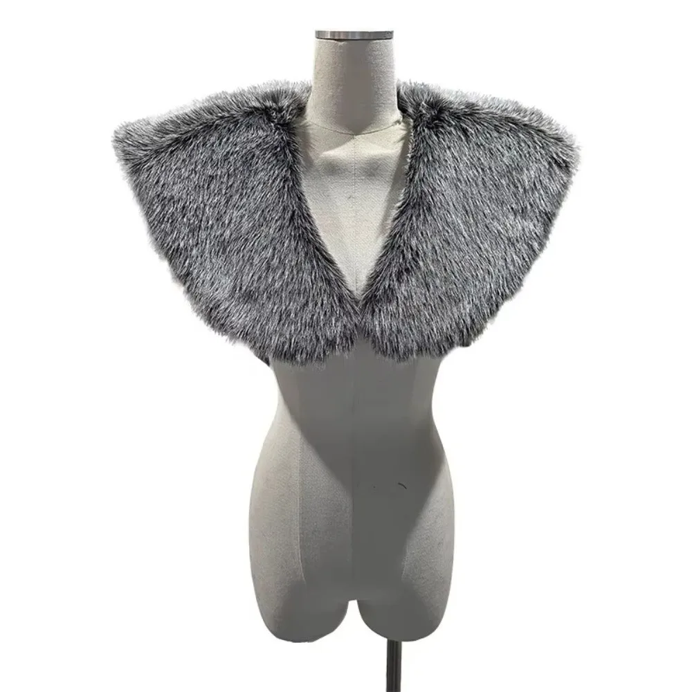 Unisex Shoulder Cloak Medieval Viking Cape Pirate Design Cosplay Costume Faux Fur Cloak Hunter Style Fur Shawl thumbnail 5