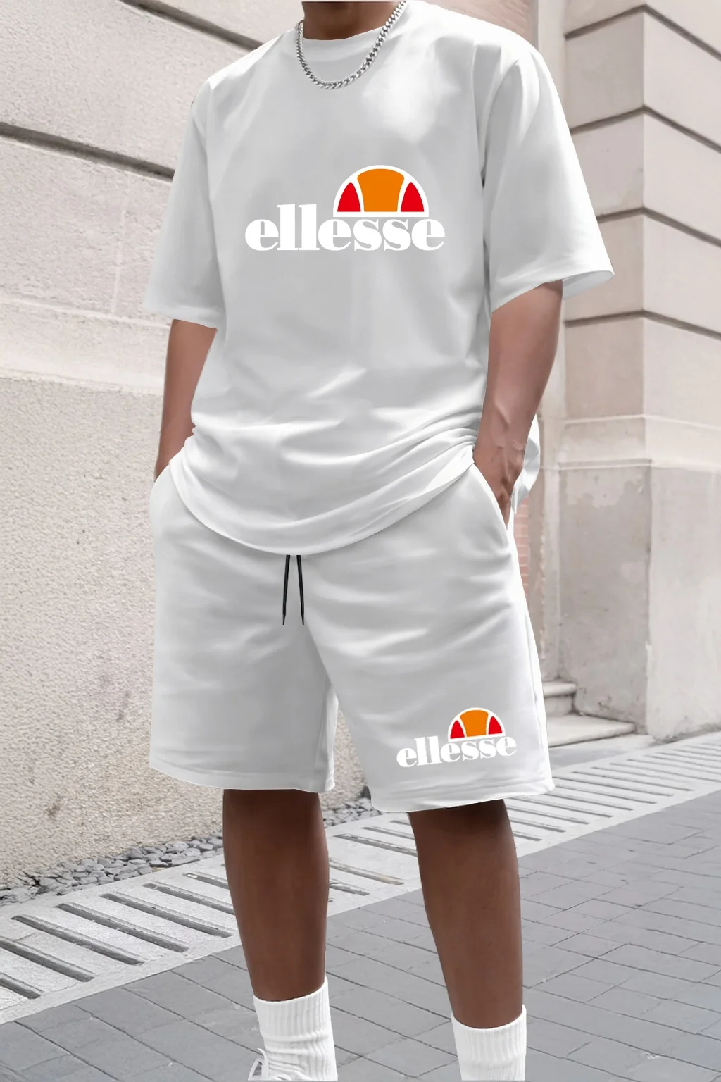 New men's casual and fashionable outdoor clothing for the summer of 2026, with a simple style