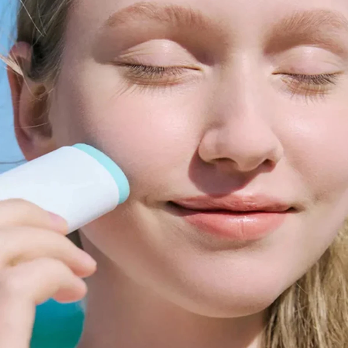SKIN1004 Madagascar Centella Hyalu-Cica Silky-Fit Sun Stick SPF50+ PA++++,All-Day Sun Shield,Korean Skincare,Korean Makeup thumbnail 6