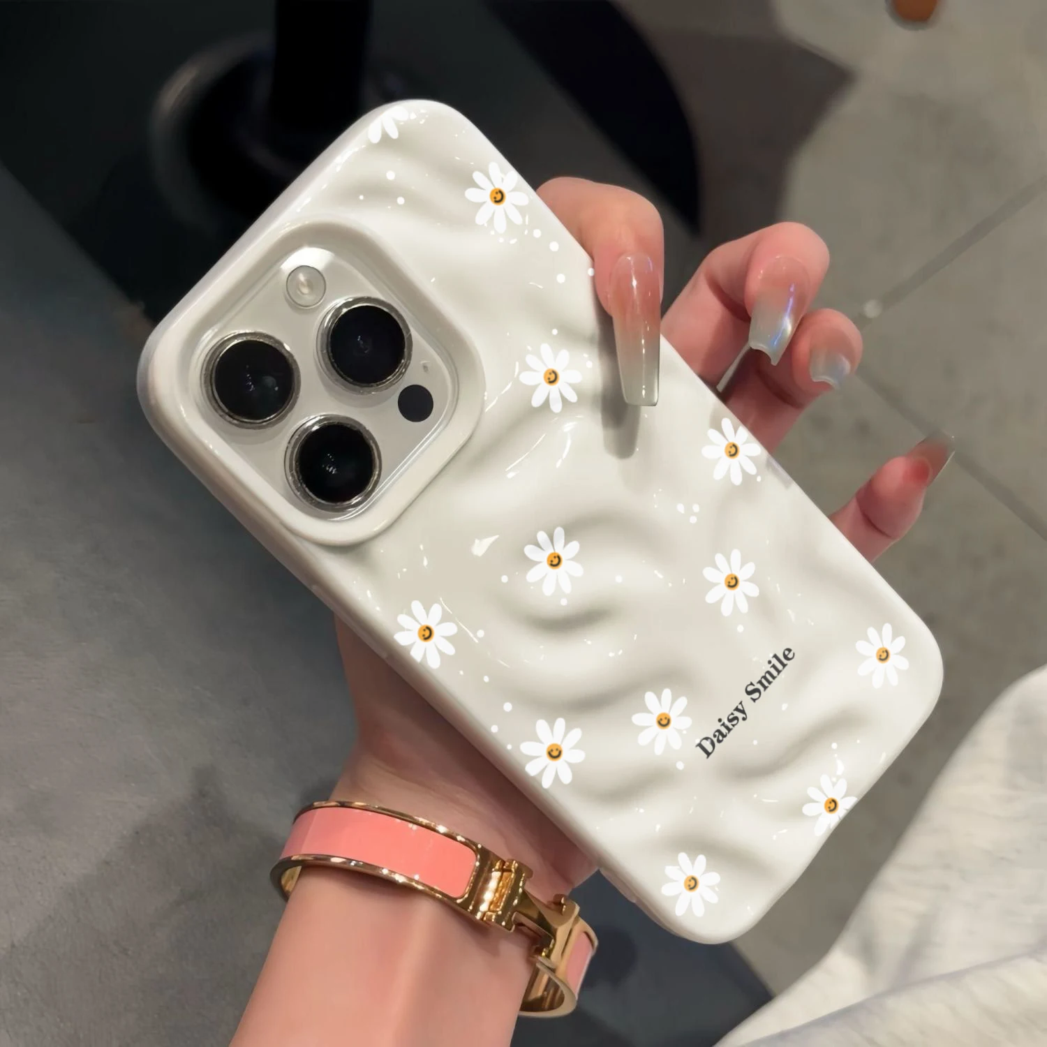 Daisy Flower Candy Color Phone Case For iPhone 15 Pro Max 16 17 14 13 Pro Max 13 12 11 Plus Soft ShockProof Fashion Luxury Funda thumbnail 3