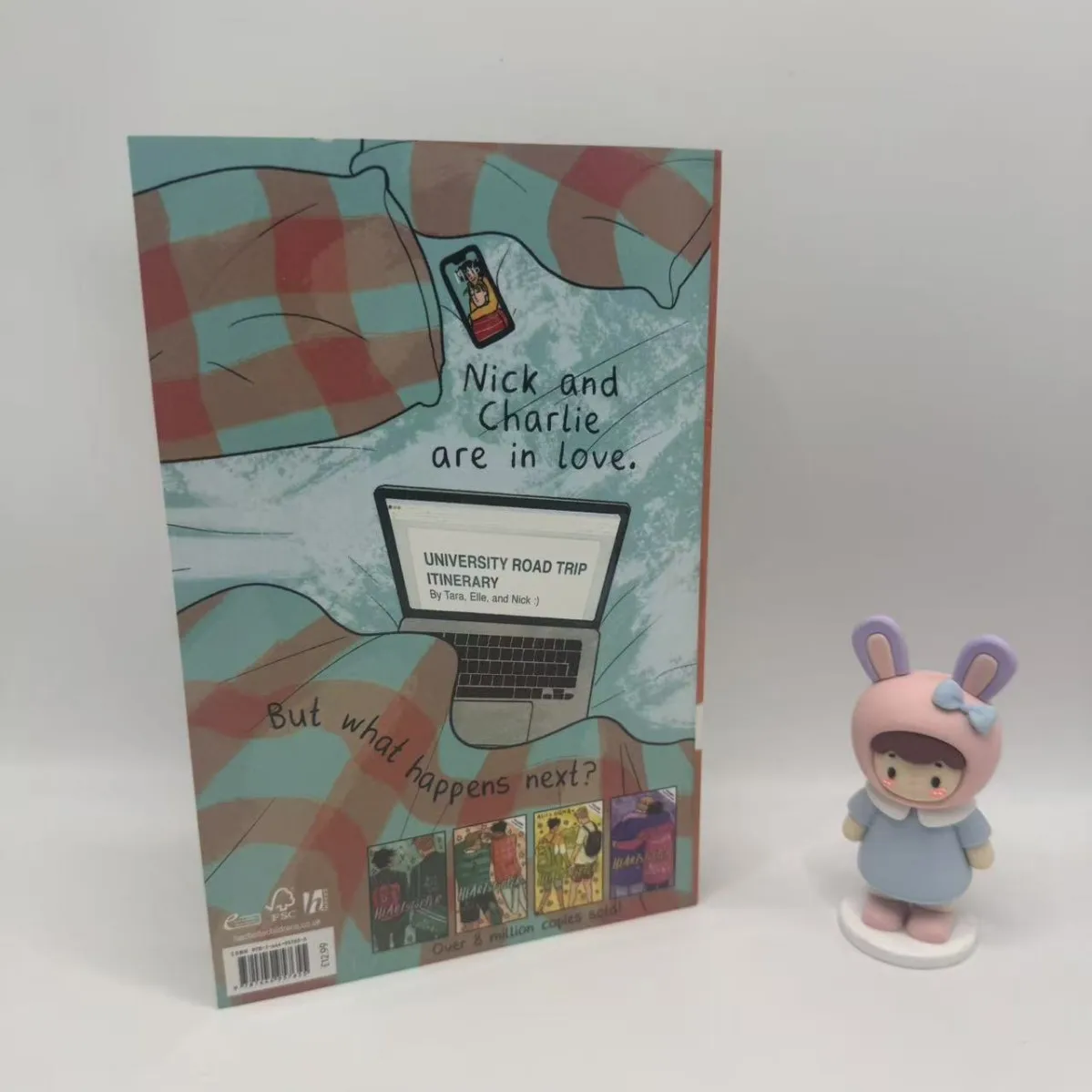 Heartstopper Volume 5 Paperback Book in English thumbnail 2