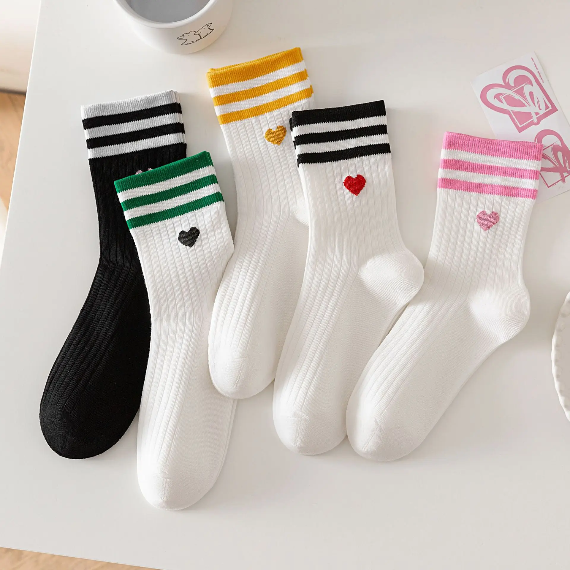 1/5 Pairs Women Parallel Bar Socks Fashionable Heart Design Socks Soft Comfortable Cotton Casual and Breathable Socks thumbnail 2