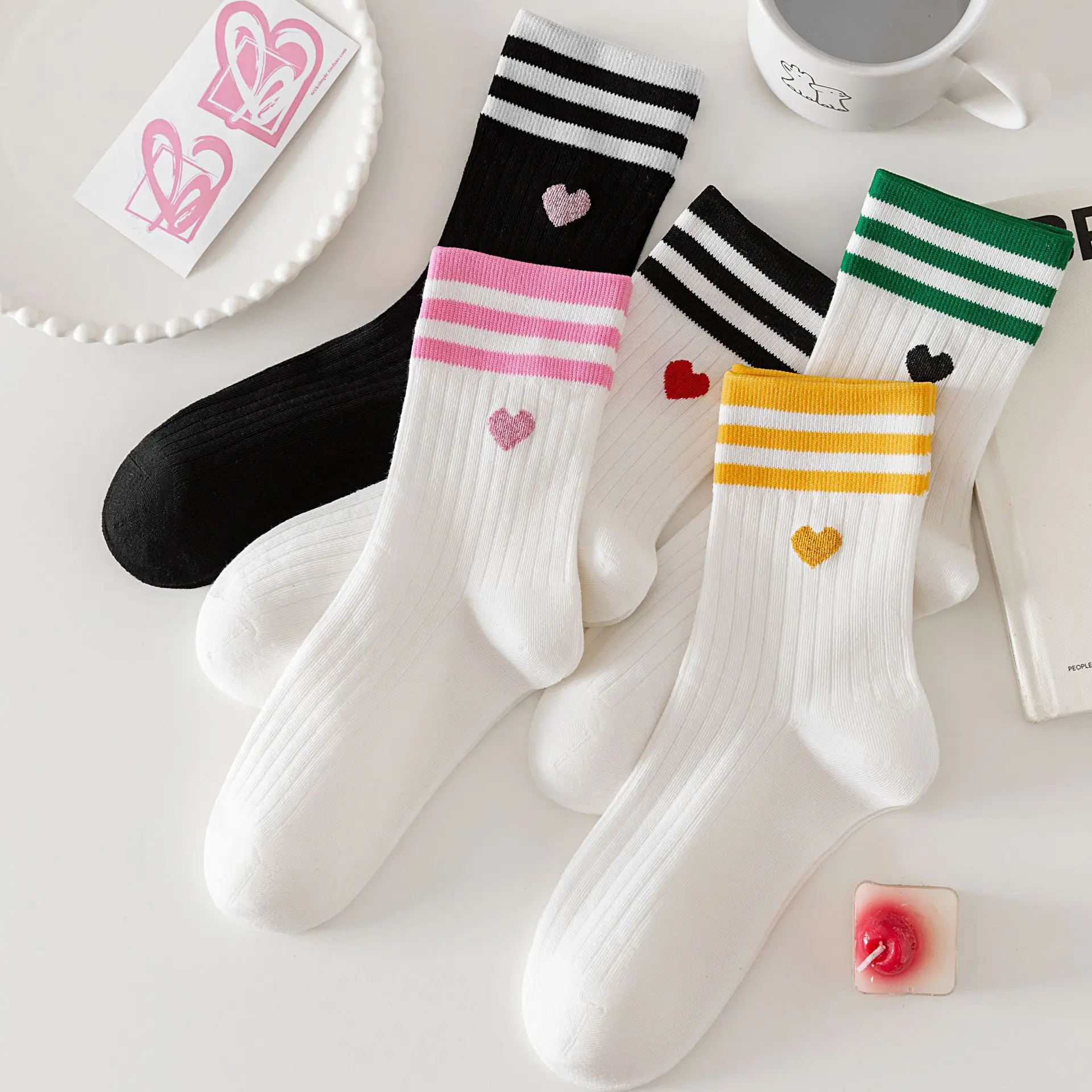 1/5 Pairs Women Parallel Bar Socks Fashionable Heart Design Socks Soft Comfortable Cotton Casual and Breathable Socks