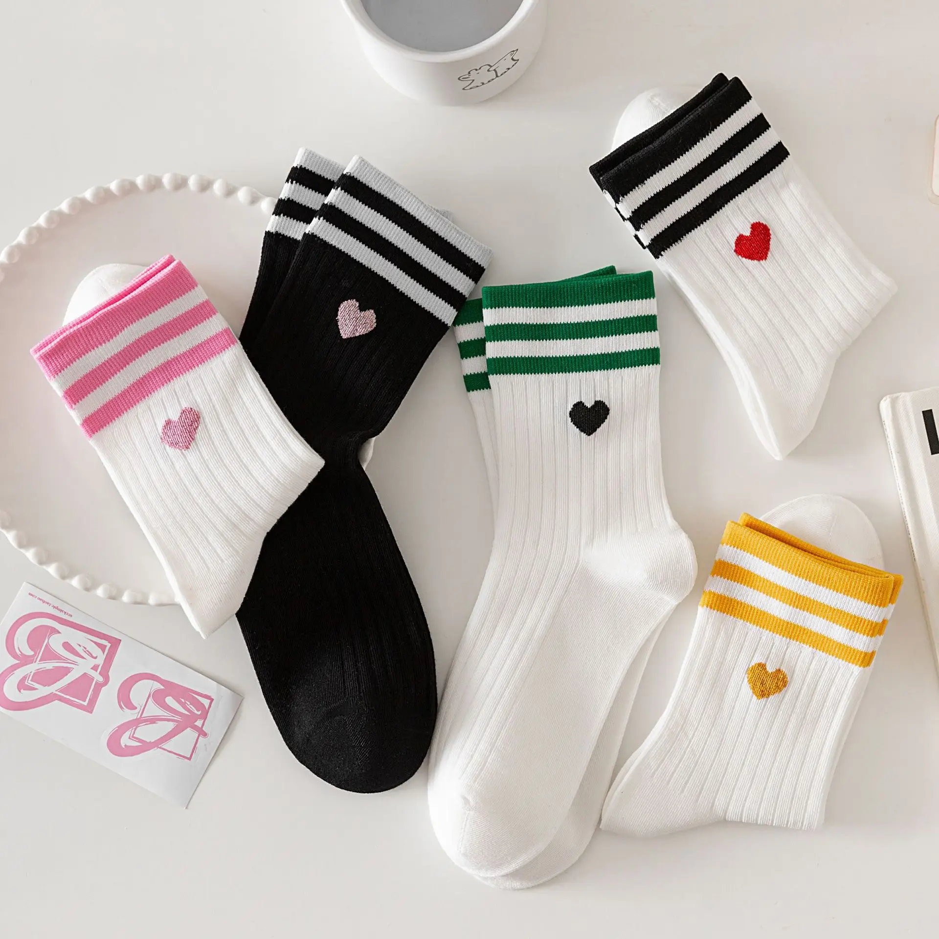 1/5 Pairs Women Parallel Bar Socks Fashionable Heart Design Socks Soft Comfortable Cotton Casual and Breathable Socks thumbnail 3