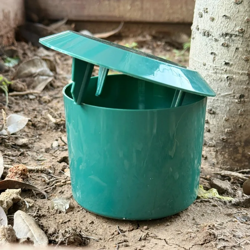 1/5x Slug Plastic Boxes Reusable Snails Catcher Tool Vegetable Fruits Home Garden Farm Patio Supplies Pest Control Supplies thumbnail 5