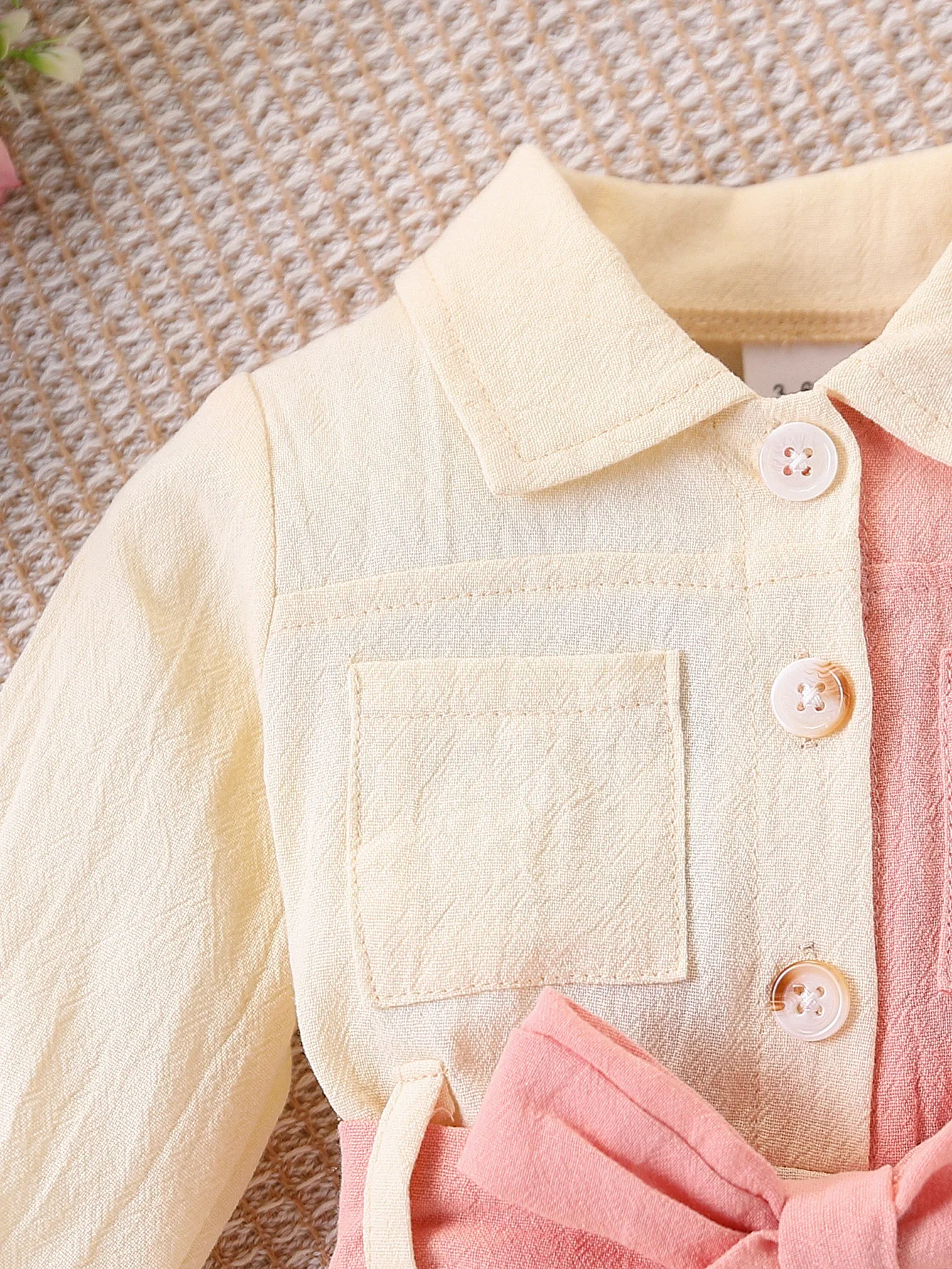 Baby Girl Color-Blocked Long-Sleeved Jumpsuit with Lapel and Button Closure, Waist Bow Tie, Patch Pocket Design, Soft Fabric, Cute One-Piece Outfit for Spring and Autumn thumbnail 4