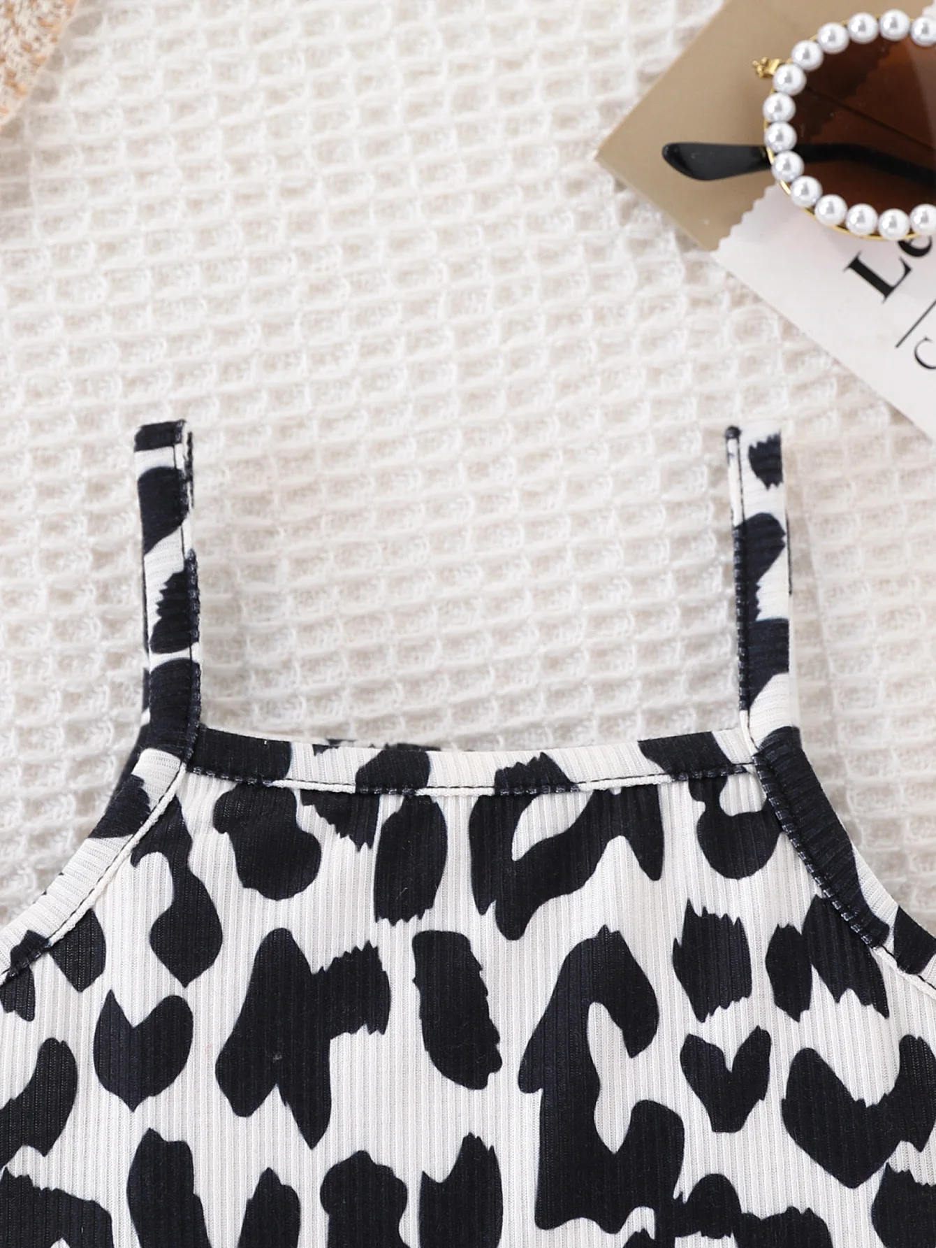 Trendy Denim Vest + Stretchy Ribbed Leopard Print Jumpsuit Shorts, Stylish Two-Piece Set for Boys and Girls thumbnail 5