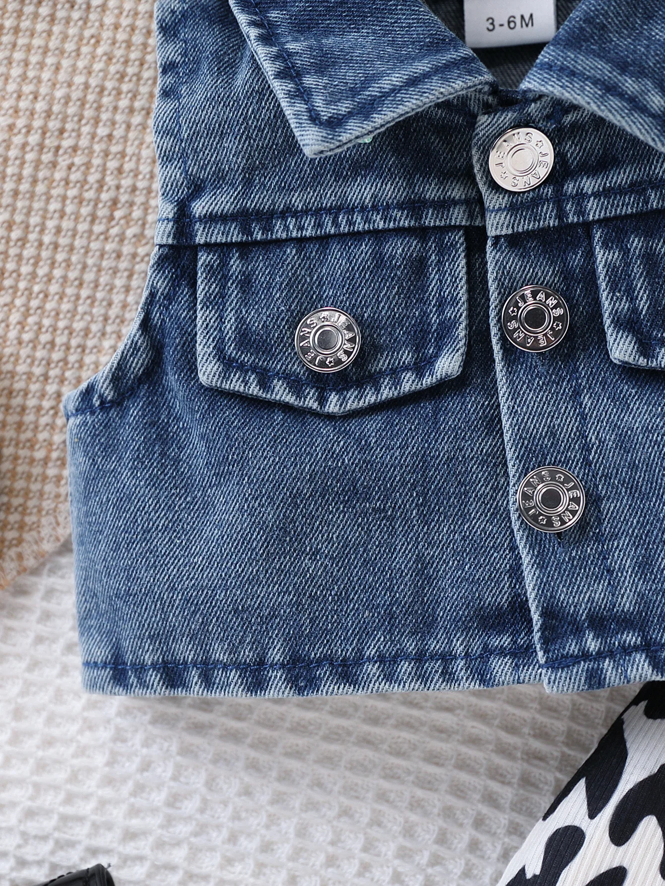 Trendy Denim Vest + Stretchy Ribbed Leopard Print Jumpsuit Shorts, Stylish Two-Piece Set for Boys and Girls thumbnail 4