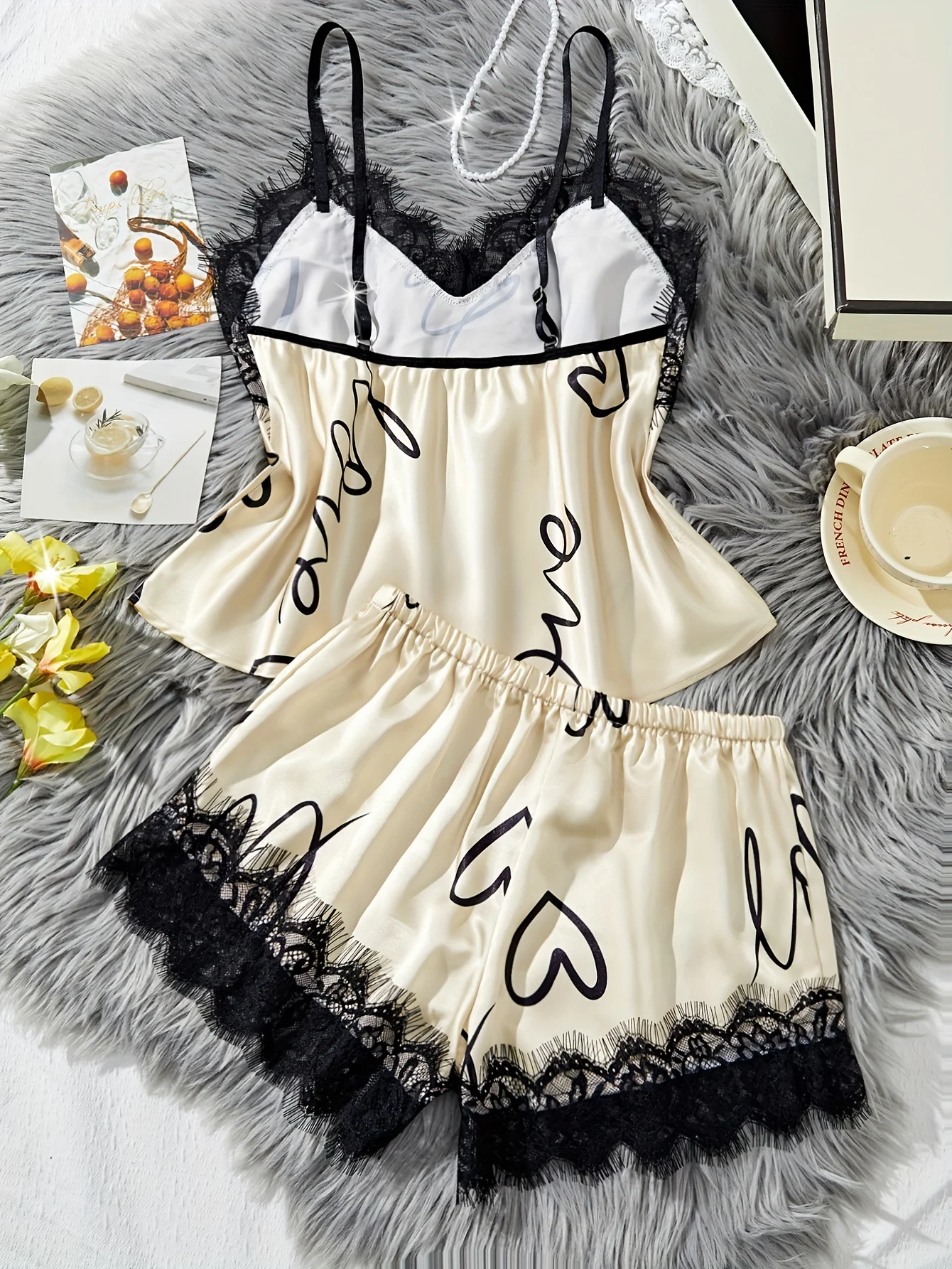 Women‘s Milk Silk Pajamas Set Summer Sleeveless Yellow Heart Print Lace Trim Soft Summer Sleepwear Lounge Sets Nightwear thumbnail 2