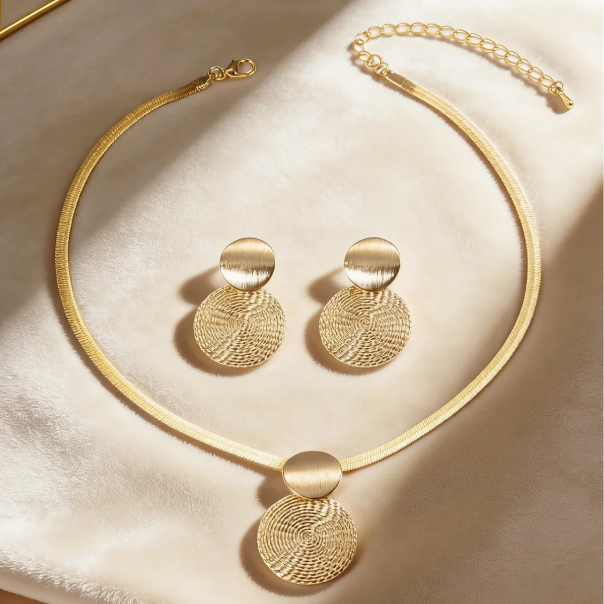 1 set of creative personalized geometric metal disc pendant necklace female exaggerated spiral pattern pendant collarbone chain thumbnail 4