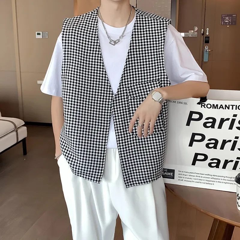 Summer Checkered Vest for Men Korean Casual V-neck Vest Paired with an All Match Top for Men thumbnail 3