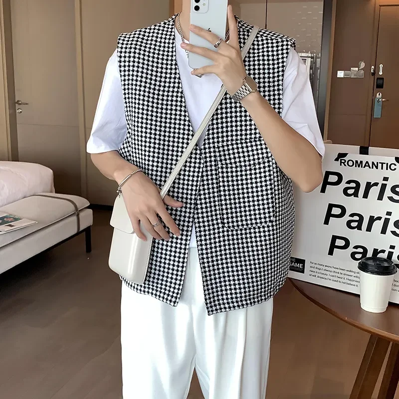 Summer Checkered Vest for Men Korean Casual V-neck Vest Paired with an All Match Top for Men thumbnail 5