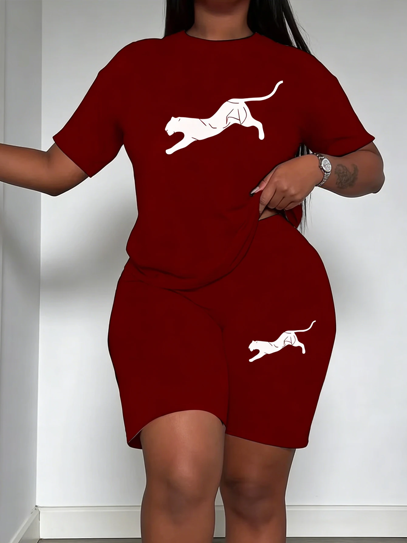 Women's plus-size casual shorts set with running animal pattern print design, fashionable and comfortable thumbnail 3