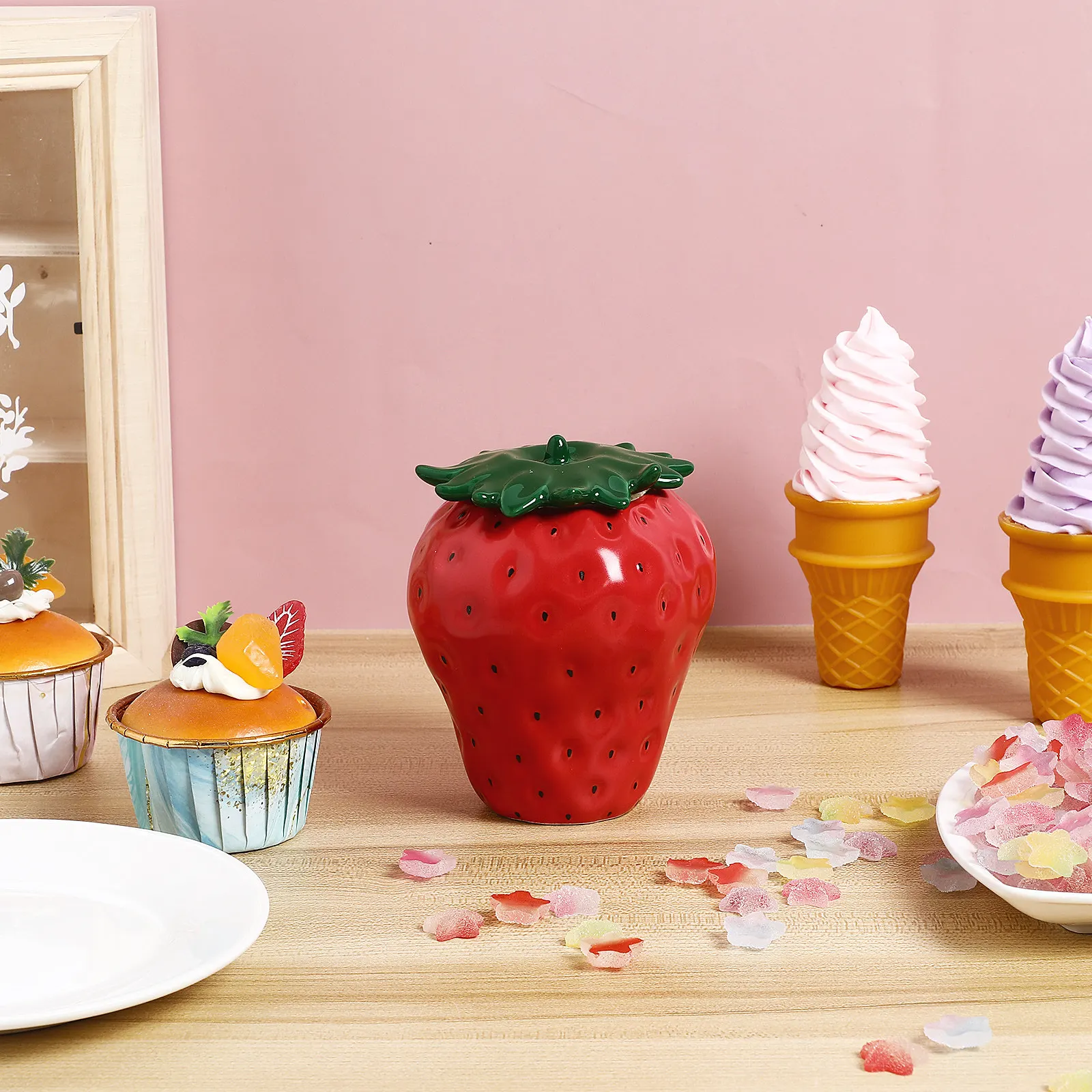 Strawberry Style Ceramic Tea Jar Smooth Round Design Airtight Food Storage Jar for Loose Tea Coffee Cereal Rice Nuts Kitchen Use