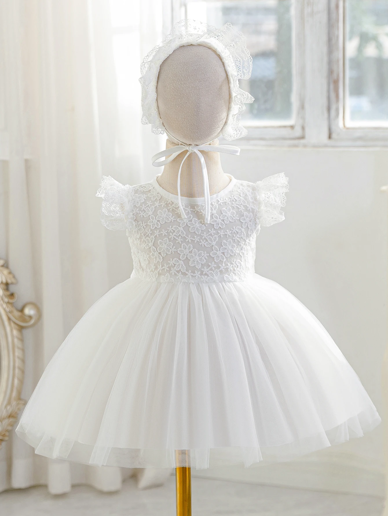 Baby girl, 0-2 years old, white dress with lace trim and floral embroidery, fluffy net fabric, for baptism, with a hat thumbnail 5