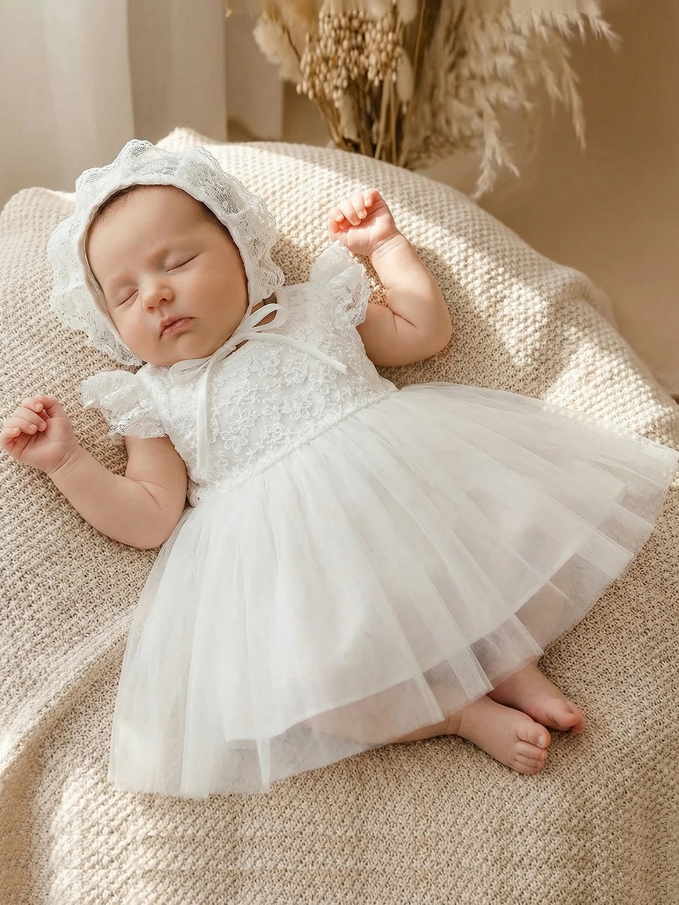 Baby girl, 0-2 years old, white dress with lace trim and floral embroidery, fluffy net fabric, for baptism, with a hat thumbnail 3