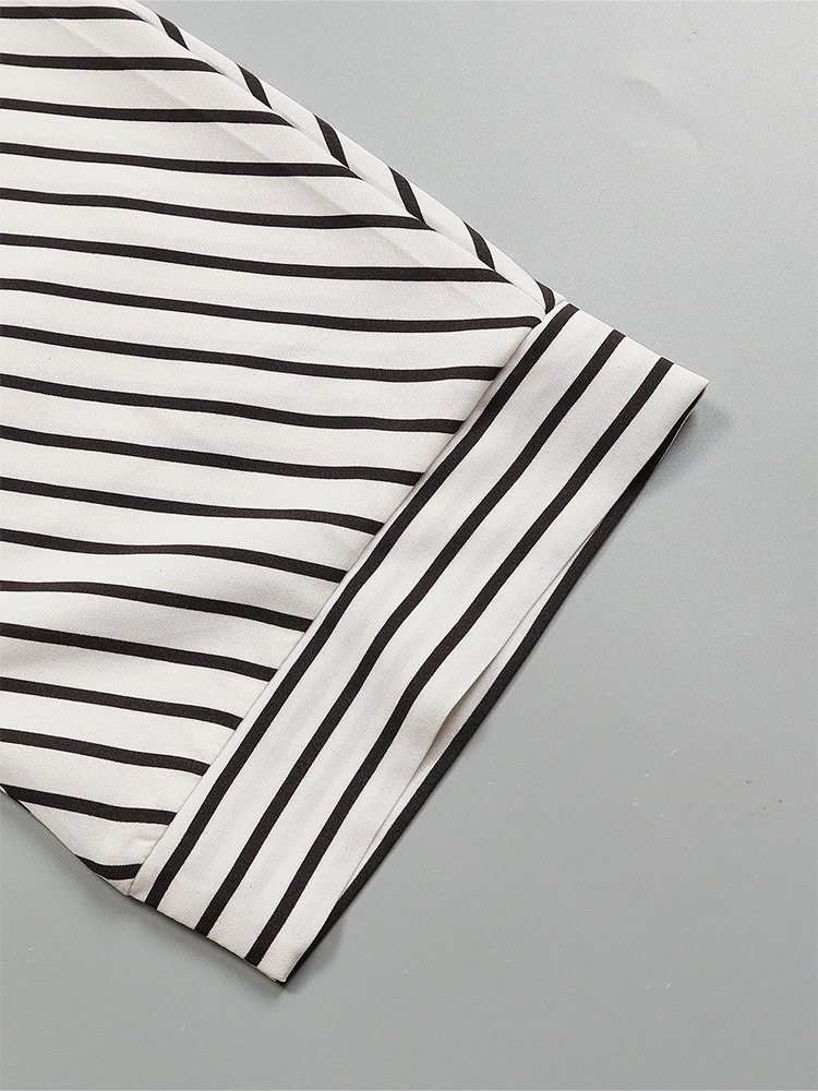 Women's Striped Short Sleeve Romper, Turn-Down Collar Tie Waist Short Jumpsuit, Casual Beach Outfit for Summer Vacation thumbnail 4